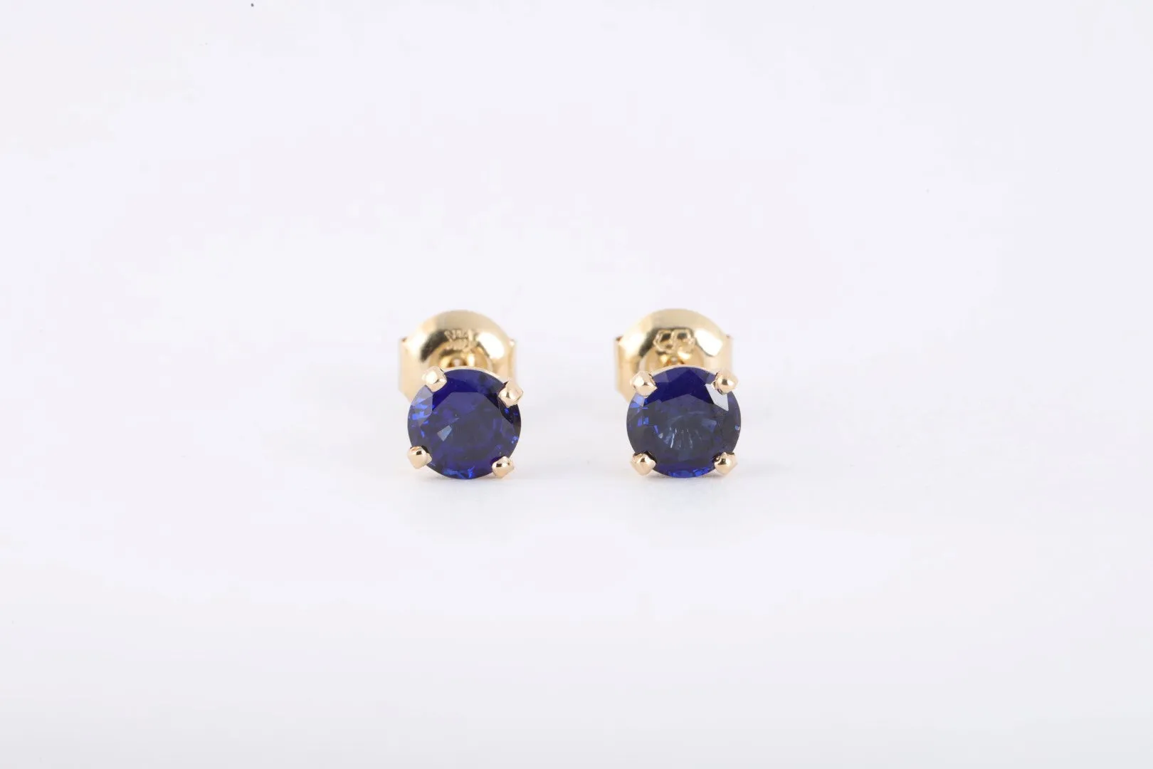 14k Yellow Gold 2.00tcw Sapphire Stud Earrings (1.11g.)