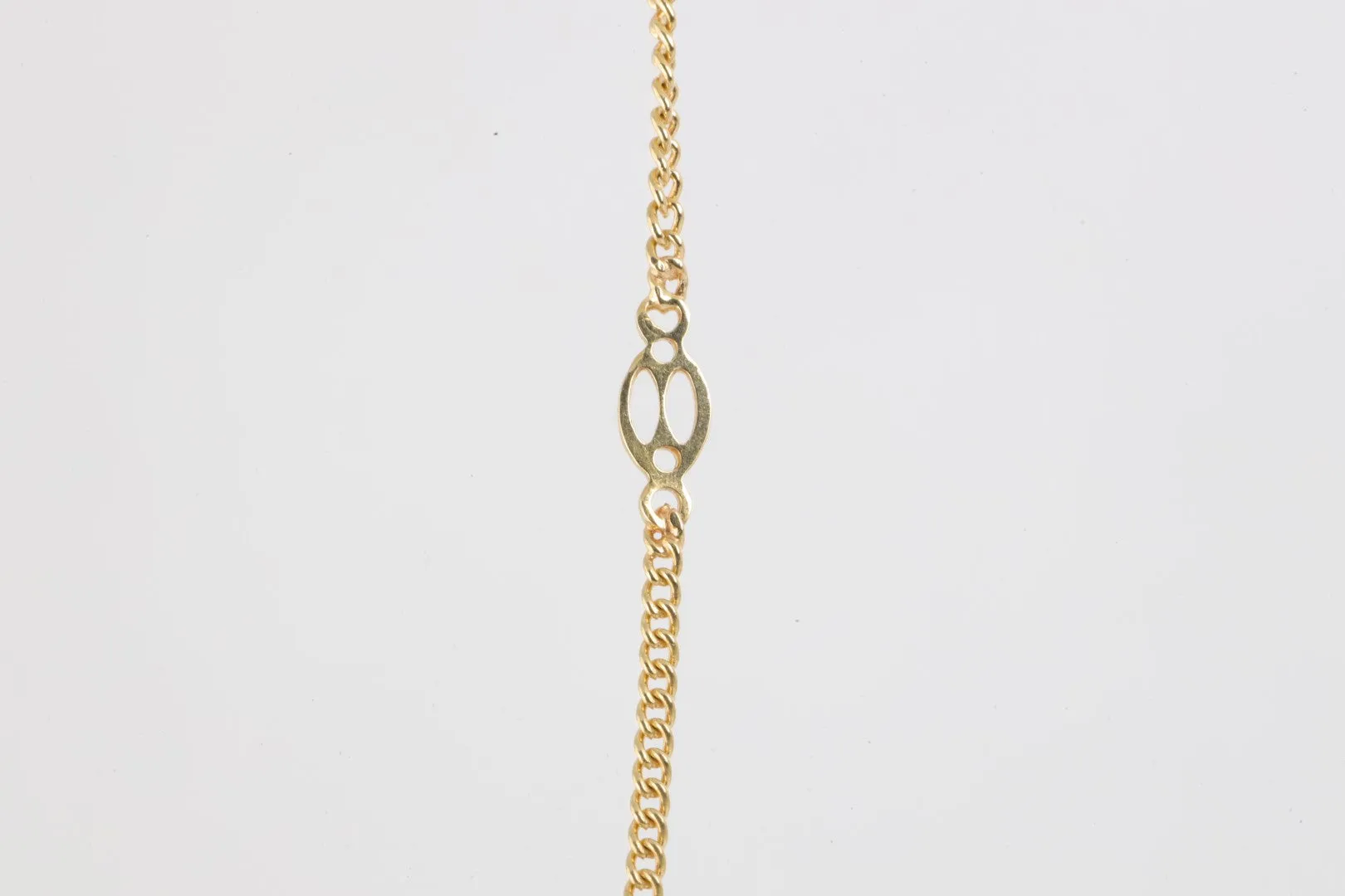 15" 18k Yellow Gold Curb Station Chain Necklace (2.24g.)