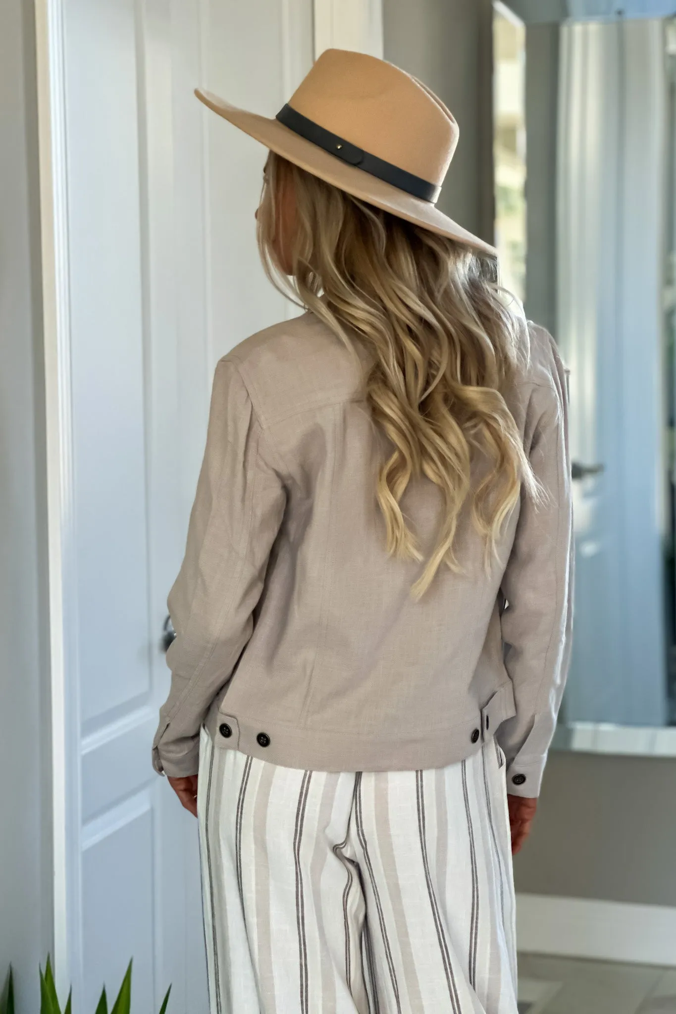 Classic Adi Croppped Linen Jacket : Latte