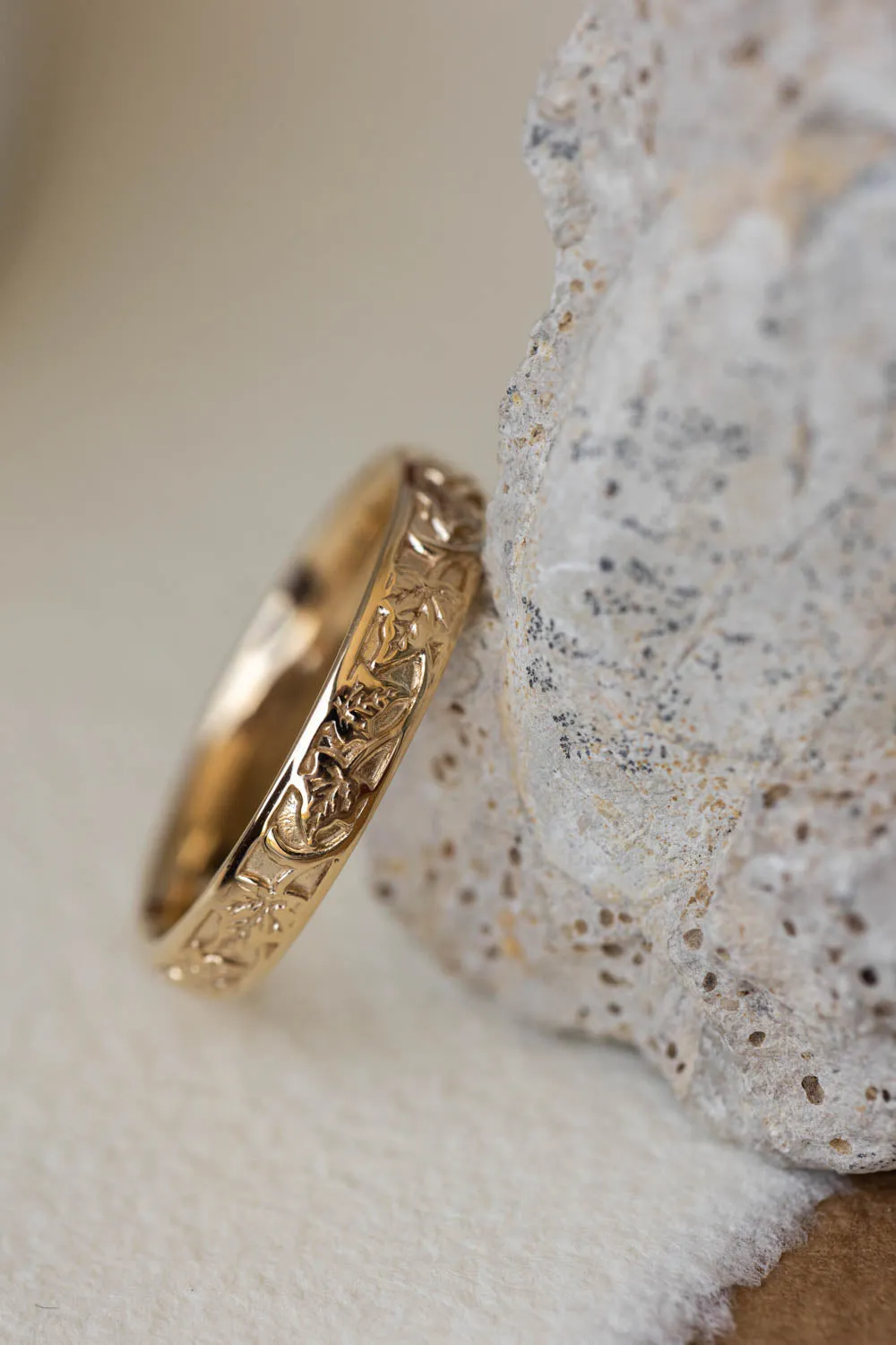 READY TO SHIP: Ivy leaves wedding band in 14K yellow gold, comfort fit ring 4 mm, RING SIZE 10 US