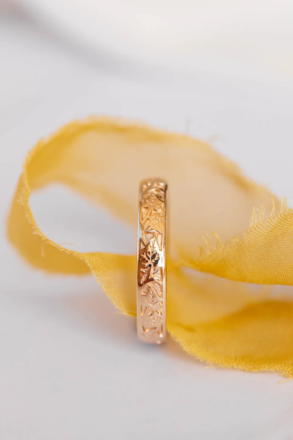 READY TO SHIP: Ivy leaves wedding band in 14K yellow gold, comfort fit ring 4 mm, RING SIZE 10 US