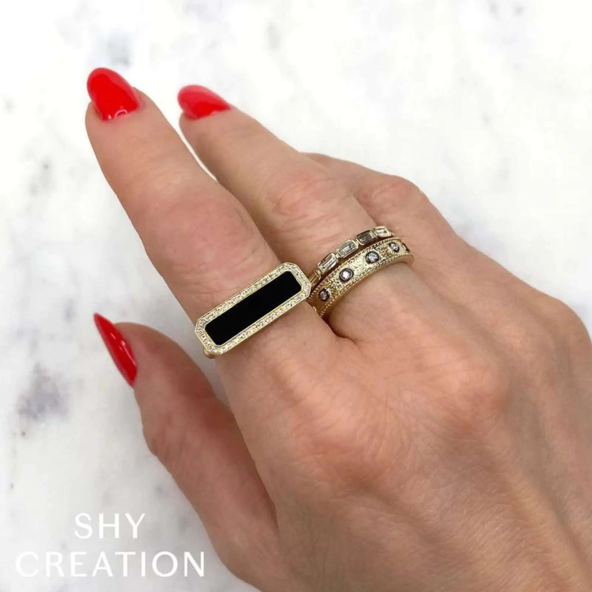 SHY CREATION 14K YELLOW GOLD ONYX AND DIAMOND BAR RING - SZ 7.25